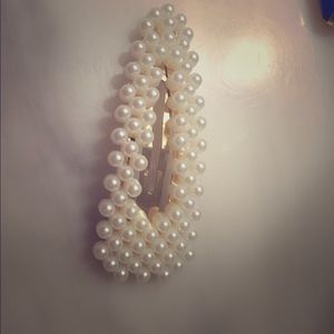 Vintage pearl hair pin barrette classic Hepburn